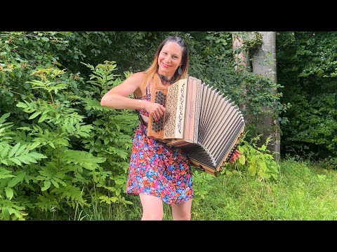 Claudia Hinker spielt DIE STERNE AM HIMMEL auf ihrer Steirischen Harmonika!