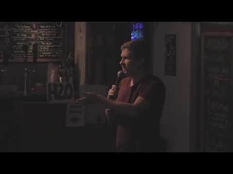 Winston Hodges shuts down heckler at album recording