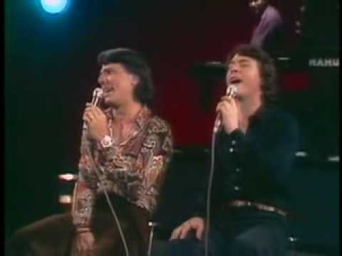 ENRIQUE GUZMÁN - MI PUEBLO (A DUO CON CESAR COSTA)