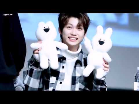 STRAY KIDS - Extra Cute Foto from Fansign