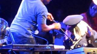 The Sly Stone Meltdown (keyboard technical problems) + Stand - Coachella 2010