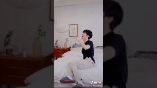 Download lagu mark lee alarm mp3