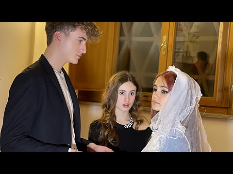 IL MIO AMICO SI SPOSA?? - AMICI vs NEMICI - by Charlotte M.