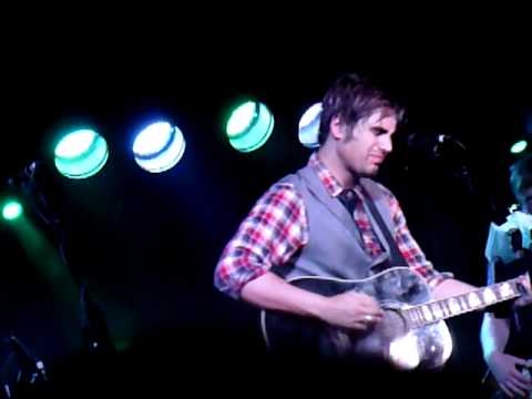 Dont I Hold You video