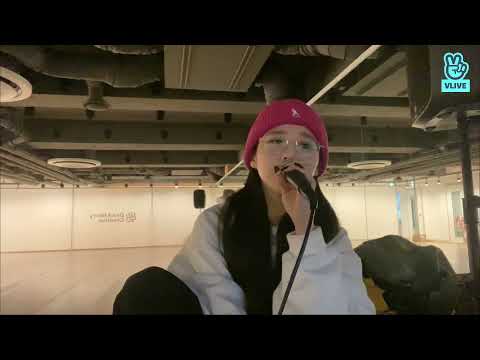 20211224 Heejin Vlive " IU - The Visitor"