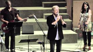 God is Good.... Don Moen Live.wmv