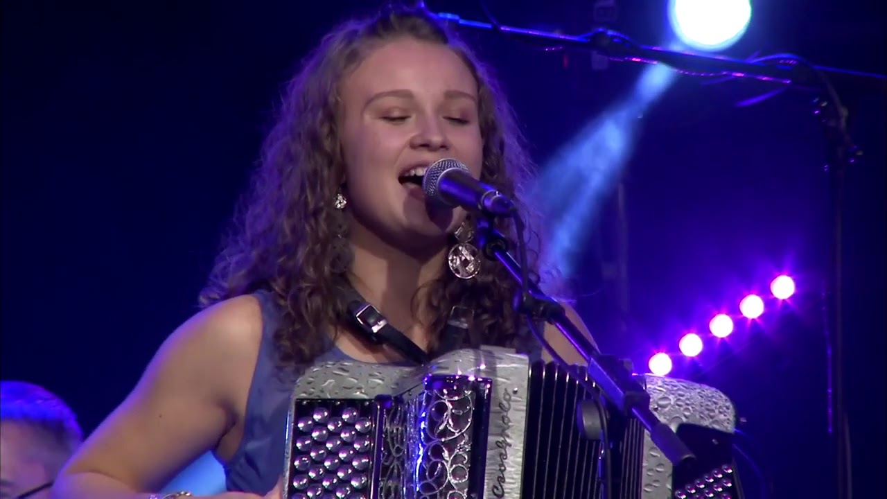 KARENE NEUVILLE La balade des gens heureux ET FelicitaET J entends chanter l amour