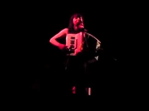 Wendy McNeill - The Sad Sssad Story of Rosa Rabbit and Sasha Snake live Paradiso Amsterdam