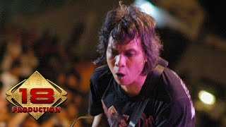 Download lagu Edane - Paraelite  (Live Konser Padang Sidempuan Sumatra 29 Juli 2006) mp3