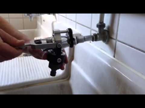 comment nettoyer reservoir d'eau du camping car