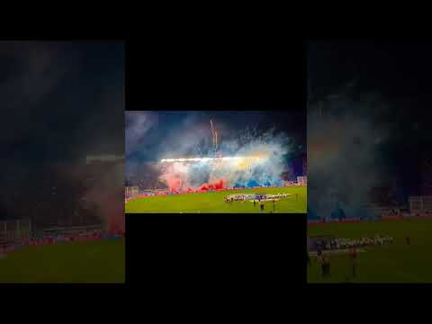 "SAN LORENZO HINCHADA - IMPRESIONANTE RECIBIMIENTO DE LA GLORIOSA VS RIVER" Barra: La Gloriosa Butteler • Club: San Lorenzo