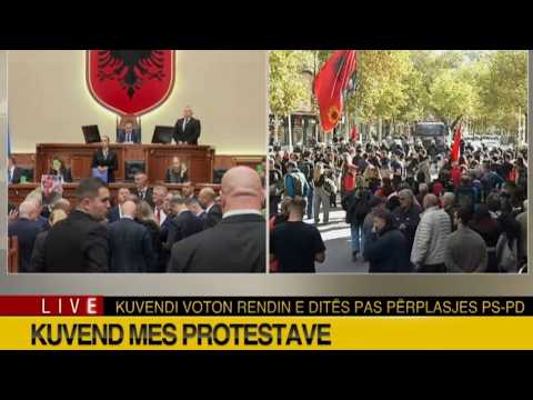 REVOLTË DHE KUVEND/ Ja çfarë po ndodh sot në Tiranë në ditën e 10-të të protestave