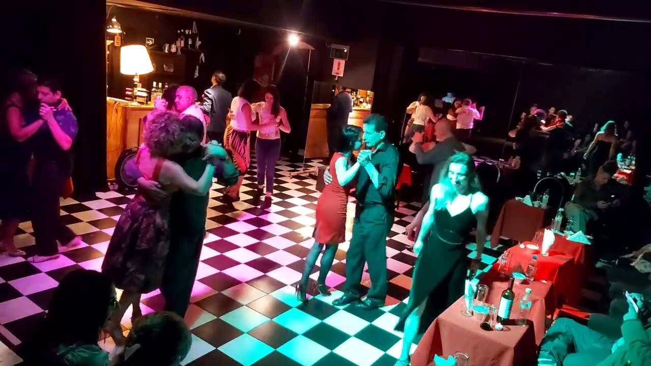 La Milonga de mis tiempos💥 Francisco Canaro🇦🇷 07/04/23 USHUAIA☃️ TDJ Jorge Fernández