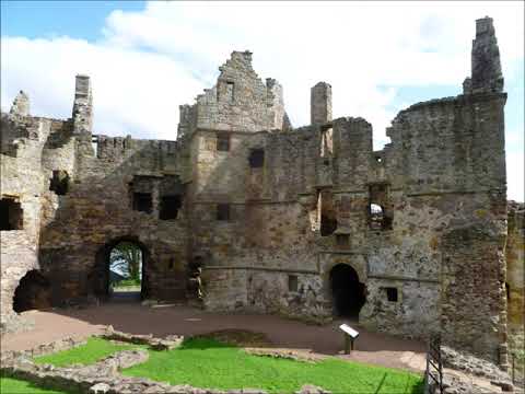 Dirleton Castle & Village, East Lothian - Discover Scotland