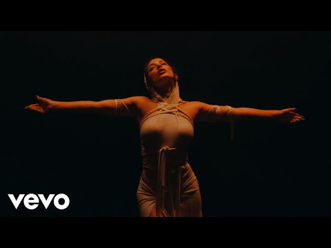 Alaina Castillo - hookah envenena