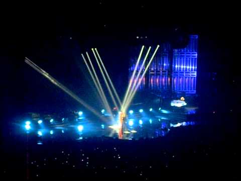 Mylène Farmer Bercy 14 septembre 2013 duo avec Gary Jules Mad World.