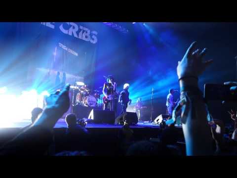 The Cribs ft. Lee Ranaldo - Be Safe (Live @ Leeds Arena)
