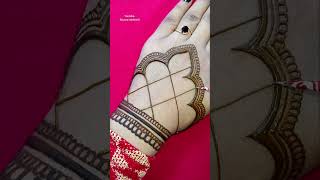 Easy and beautiful mehndi design for back hand🤩 #easymehndi #hennadesign #mehndidesign