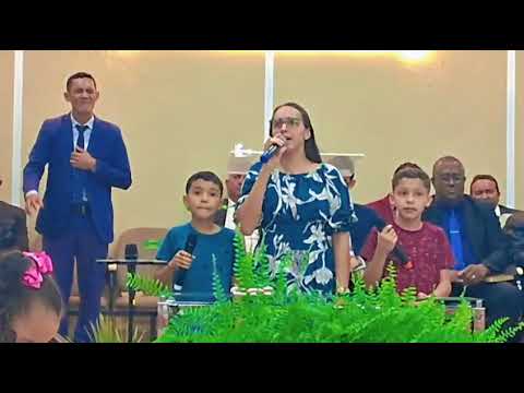 Adorando a Deus junto com os meus filhos em Joviânia Goiás 