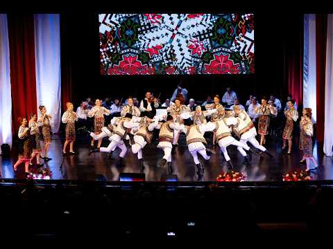 Ansamblul Folcloric Mărțișorul - Suită de jocuri din Moldova