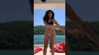 liburan bareng temen berujung enak || hot bikini sexy