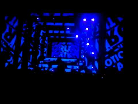 Chuckie live at EDC Las Vegas 2012 + fireworks