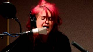 The kills - heart is a beating drum (Acoustic)