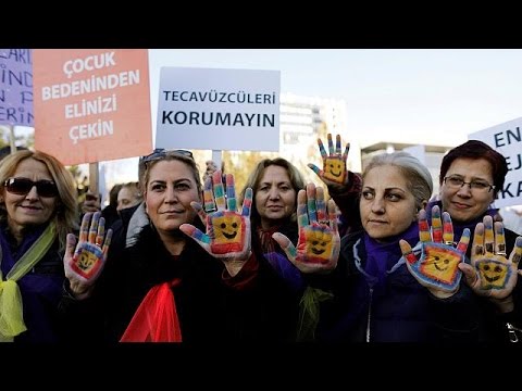 Sexualstraftaten an Minderjährigen: Türkische Regierung macht Rückzieher