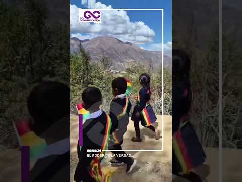 NIÑOS Y NIÑAS DESFILAN EN INDEPENDENCIA, COCHABAMBA - #cochabamba #bolivia #6deagosto