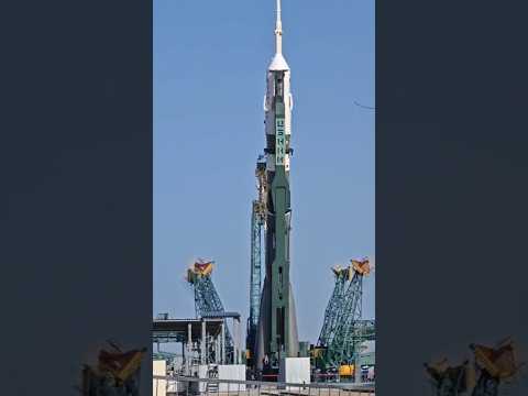 Вертикализация ракеты Союз МС-25 и установка на стартовом столе #байконур#казахстан#космос#мкс#союз