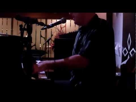 Claude Cote-Piano-Bar-Heartbreak Hotel-Elvis Presley