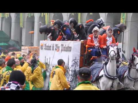 Battaglia arance piazza Ottinetti - 2 di 8 - Carnevale Ivrea 2014