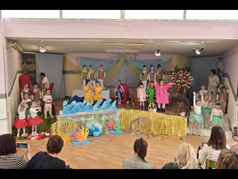 „Една година, дванаесет месеци, четири годишни времиња“-  сценско-музички перформанс