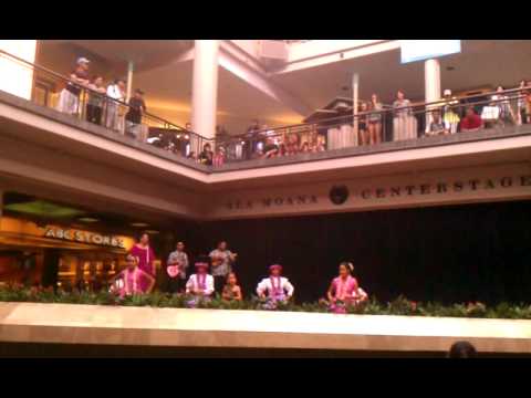 Halau Na Mamo... Kumu Noelani....