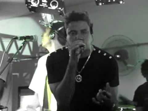 GRUPO QUEM ME DERA / Meu amor é Belo (AO VIVO)