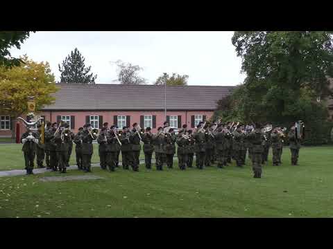 Das Lied der Fallschirmjäger (»Rot scheint die Sonne«) - Heeresmusikkorps Ulm - Tag der FschJg 2025