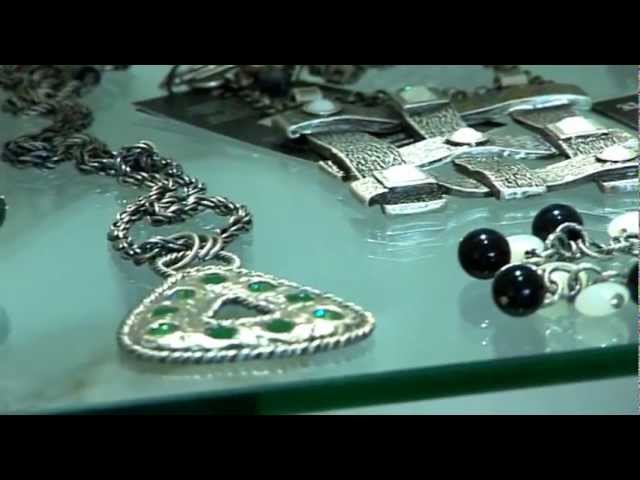 Vídeo relacionado con LONZIKP Pulsera de Clave de Sol Regalo Musical para Músicos y Amantes de la Música Joyería Ajustable para Mujeres Hombres Idea de Regalo para Profesores de Música (negro)