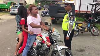 Download lagu Ketika bencong bencong kena tilangan polisi mp3