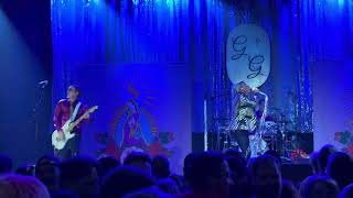 Me First and the Gimme Gimmes - Nobody Does It Better (Carly Simon)