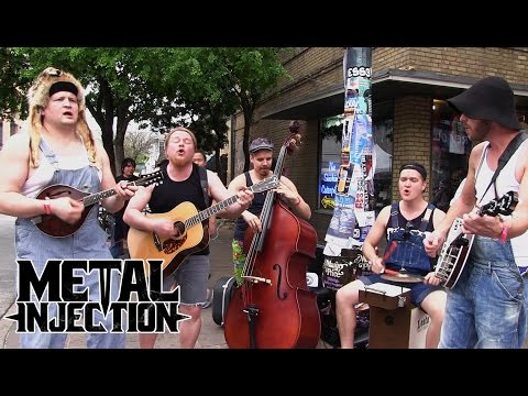 GUNS N' ROSES "Paradise City" Performed By STEVE 'N' SEAGULLS on SXSW Streets | Metal Injection