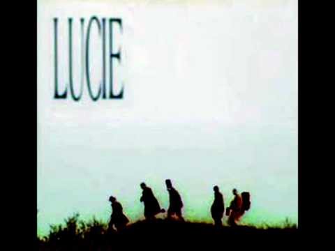 Lucie-Seděla u vody