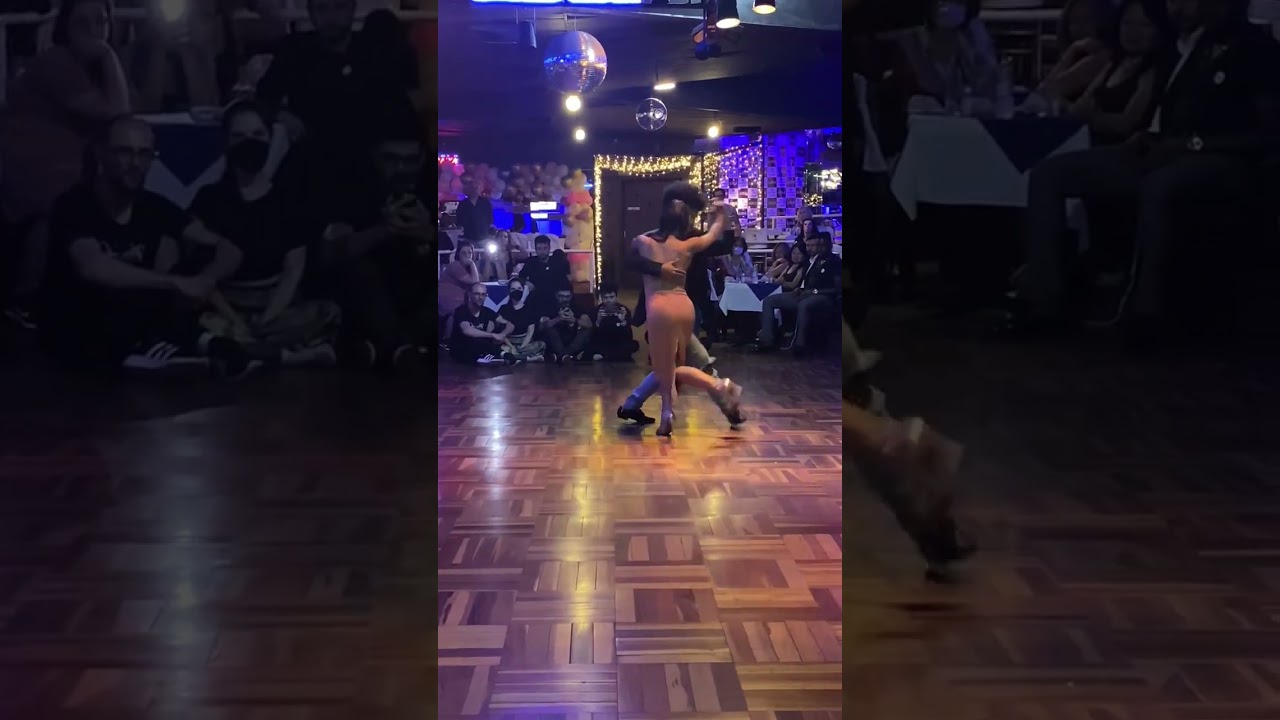 Gaby Mataloni & Vini Souza em Zais - São Paulo Oct/22 2