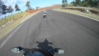 preview picture of video 'Honda CBR 1100XX SuperBlackbird - Racing Day Motos Tarumã'