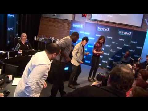 VIDEO -- La leçon de danse d'Omar