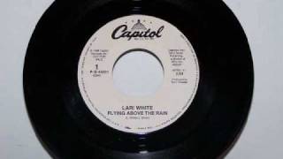 Lari White - Flying Above The Rain