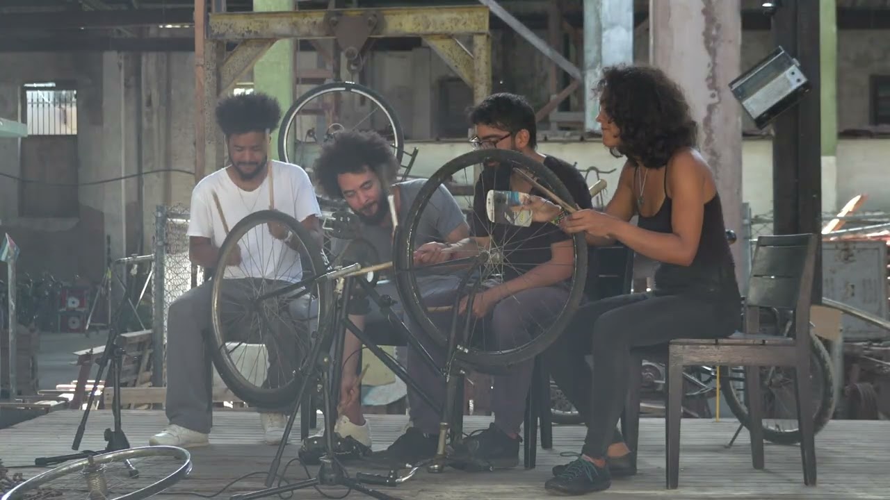 BICYCLE ISLAND (A DONDE NOS LLEVA) Trailer