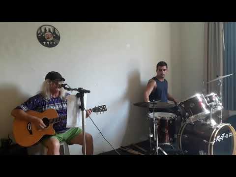 Chuva, raios e trovões  ( Letra e música : - CELINO )arranjo de bateria WINNER.