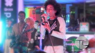 Solange Performs Nivea&#39;s &quot;Laundromat&quot; In A Real Laundromat!