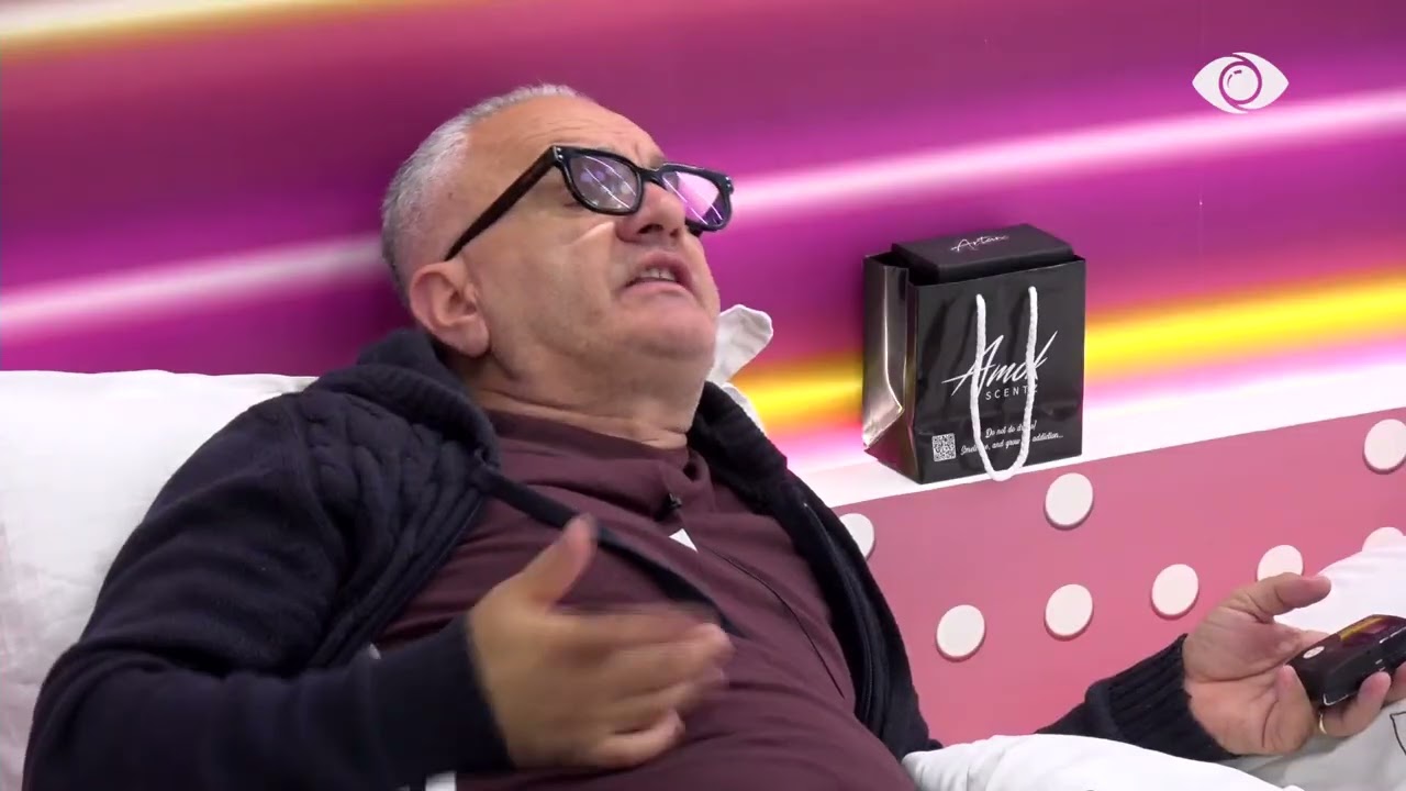 Je një humorist që ndërhyn në…/ Stenaldo diskuton me Artanin