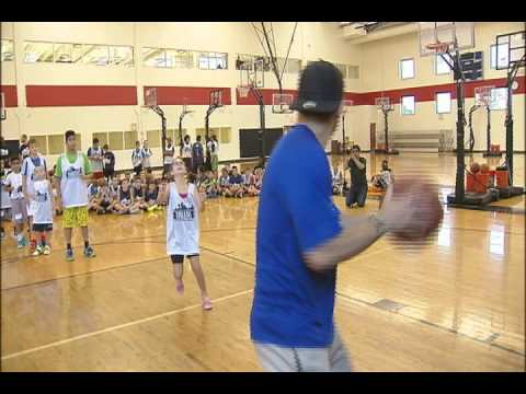 JJ Barea surprises kids at Mavs Hoop Camp